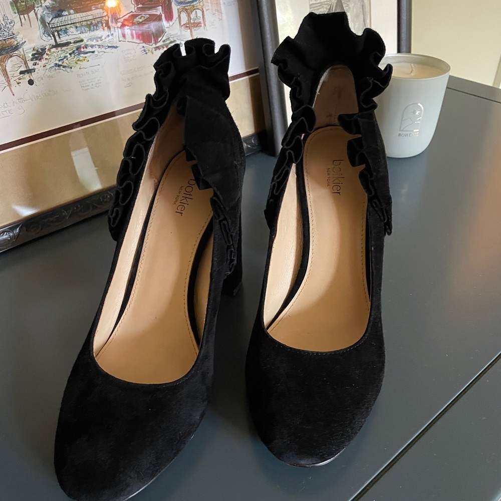 Botkier NY black suede heel with ruffle/frill detail, size 7.5